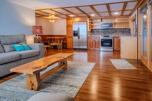 215 Old Newtown Rd in Monroe, CT - Building Photo