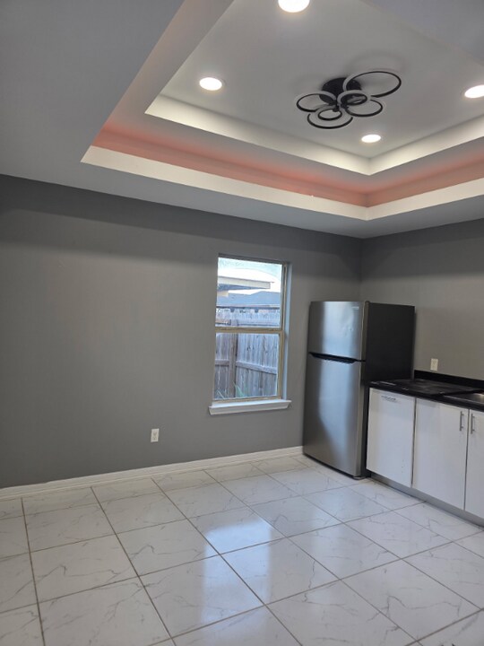 2710 Larkspur Ave in Edinburg, TX - Building Photo