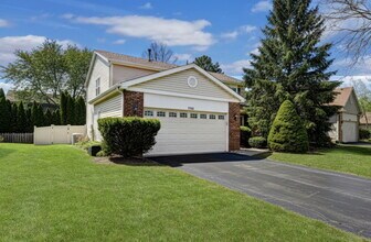 1000 Cumberland Ln in Buffalo Grove, IL - Building Photo - Building Photo