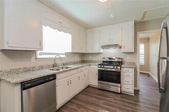 3981 N Martin Way in Lithia Springs, GA - Building Photo - Building Photo