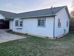 903 E White Birch Ave in Ellensburg, WA - Building Photo - Building Photo