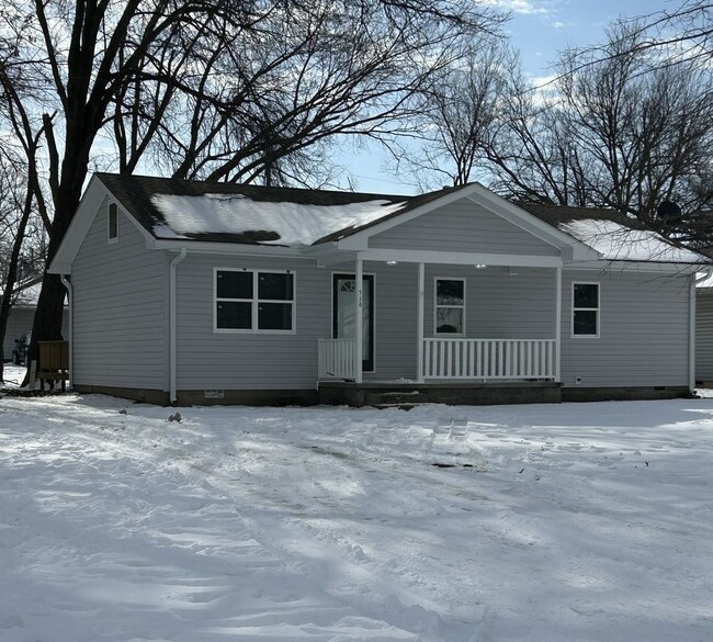 property at 516 E Park St