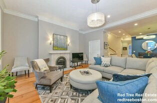 214 Beacon St, Unit 3 in Boston, MA - Building Photo