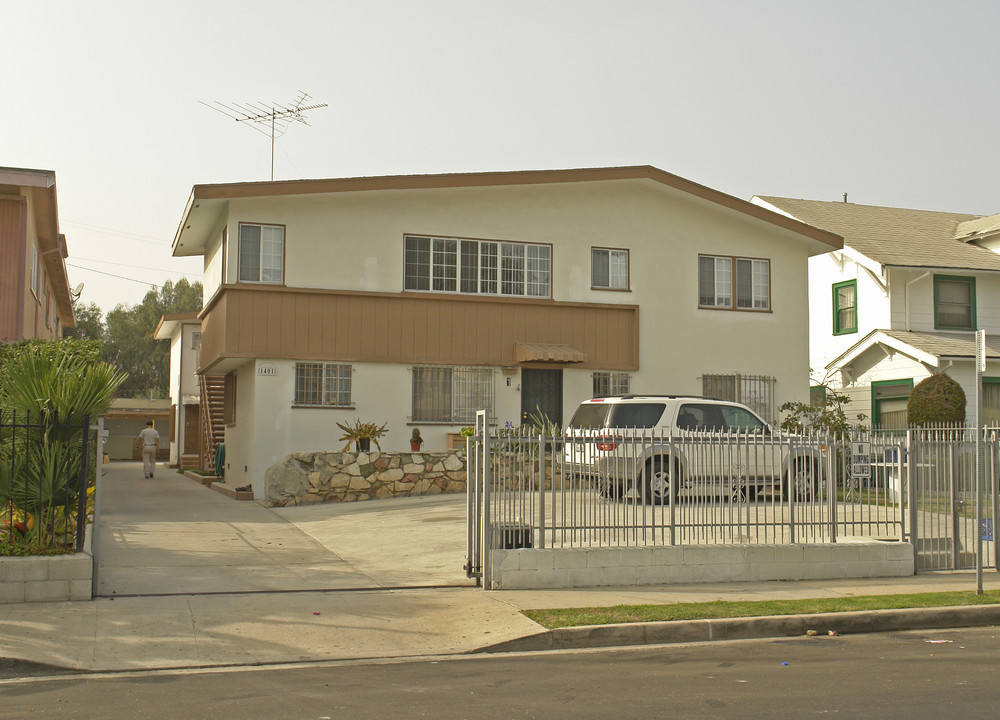 1401 S Van Ness Ave in Los Angeles, CA - Foto de edificio