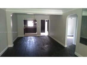 2277 SW 27th St in Miami, FL - Building Photo - Building Photo