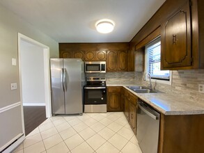 1250 Millerwood Dr in Winston-Salem, NC - Building Photo - Building Photo