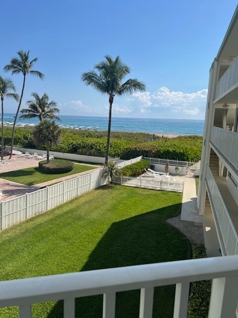 3600 N Ocean Dr, Unit 324 in Riviera Beach, FL - Foto de edificio