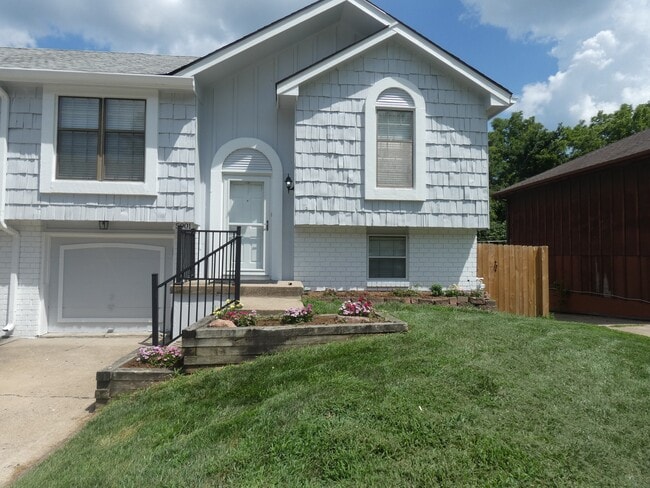 property at 5901 Creek View Dr