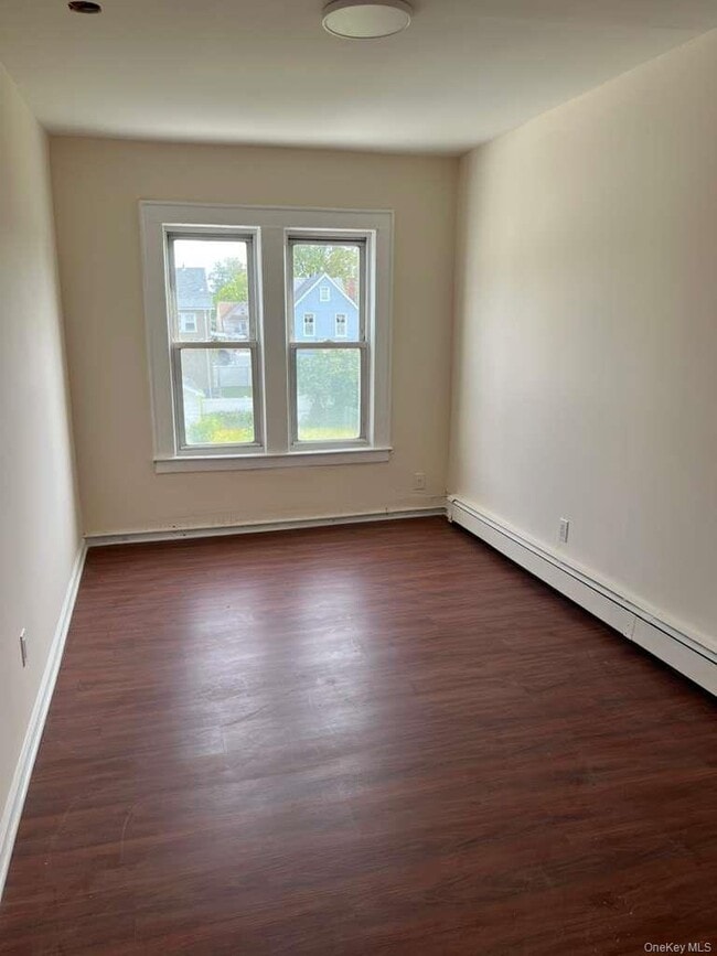 90-33 197th St in Queens, NY - Building Photo - Building Photo