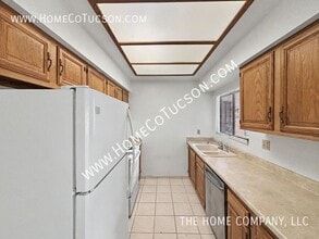 5750 N Camino Esplendora in Tucson, AZ - Building Photo - Building Photo