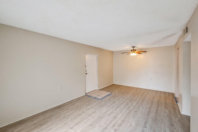 1056 Benoist Farms Rd in West Palm Beach, FL - Building Photo - Building Photo