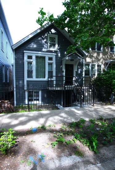 property at 1864 N Bissell St