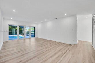 9801 SW 103rd St in Miami, FL - Building Photo - Building Photo