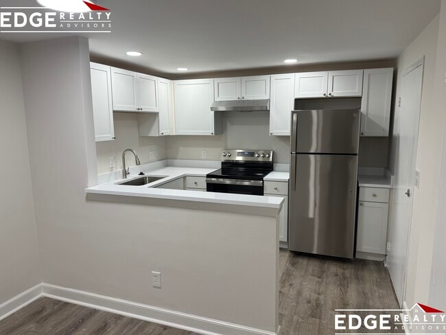 1105 Lexington St, Unit 2 in Waltham, MA - Foto de edificio - Building Photo