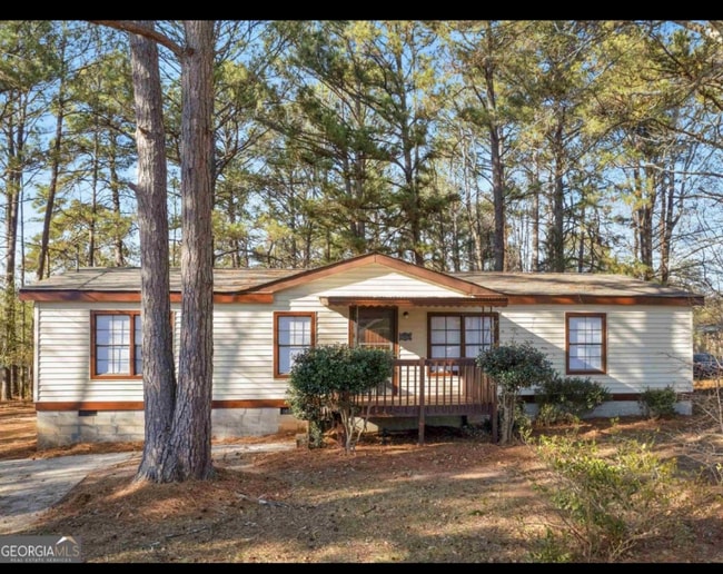 property at 302 Woodridge Dr