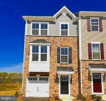 7924 Olive Branch Ln in Laurel, MD - Building Photo