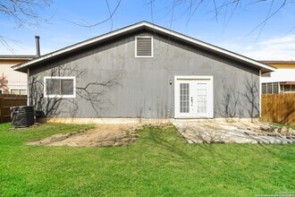 9030 Fabens in San Antonio, TX - Foto de edificio - Building Photo