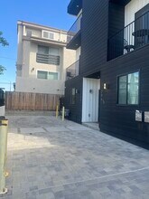 248 N Dillon St in Los Angeles, CA - Building Photo - Building Photo