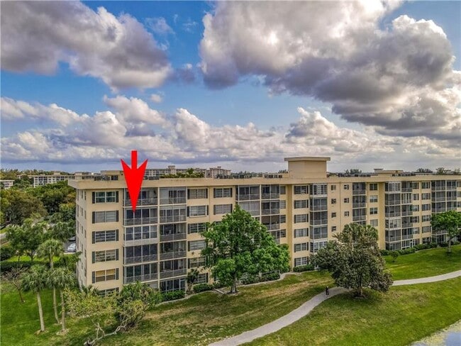 property at 2751 N Palm Aire Dr