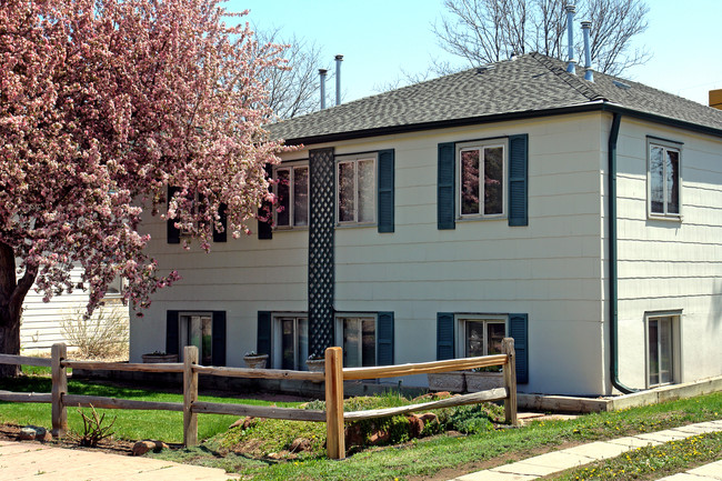 106 W Cleveland St in Lafayette, CO - Foto de edificio - Building Photo