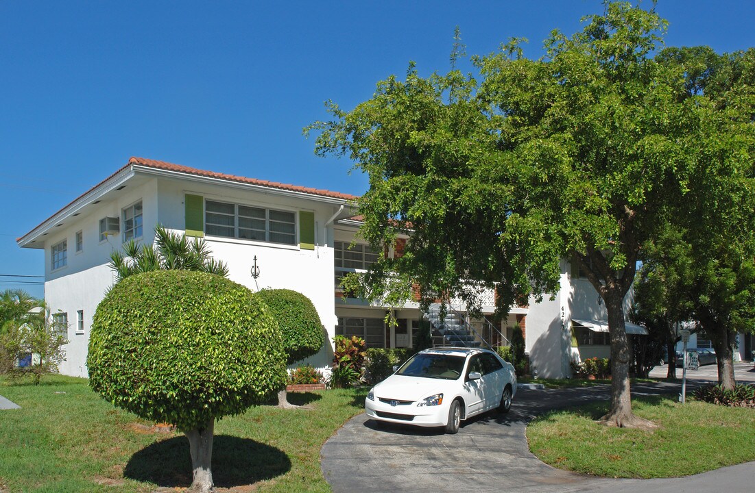 Ken Lan Apartments in Fort Lauderdale, FL - Building Photo