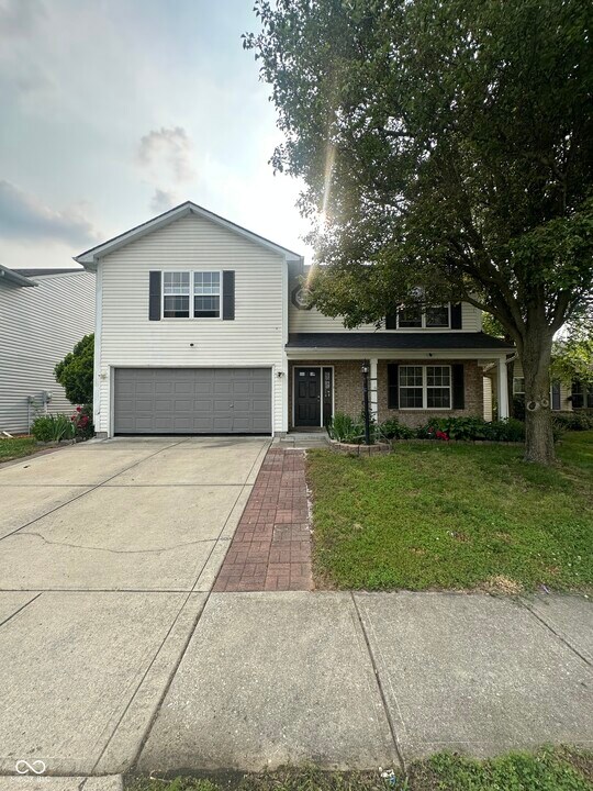 7122 Tassel Meadow Dr in Indianapolis, IN - Building Photo