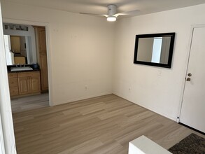 8036 Linda Vista Rd, Unit Apt 1M in San Diego, CA - Building Photo - Building Photo