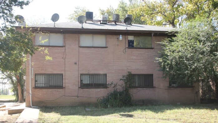 2823 Holmes St in Dallas, TX - Foto de edificio