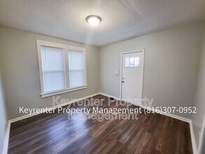 8115 Highland Ave in Kansas City, MO - Building Photo - Building Photo