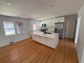 111 Glen Argyle Rd in Baltimore, MD - Foto de edificio - Building Photo