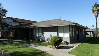 915 S Arden Pl Apartments