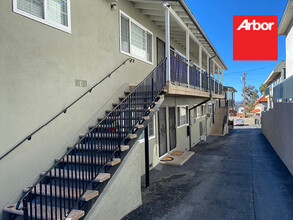 Pinewood Apartments in Tujunga, CA - Building Photo - Building Photo