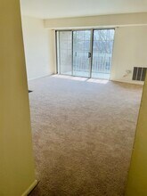 1908 Wilson Ln, Unit 202 in McLean, VA - Building Photo - Building Photo