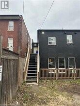 590 Main St E in Hamilton, ON - Building Photo - Building Photo