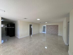 1631 NW 175th St in Miami, FL - Building Photo - Building Photo