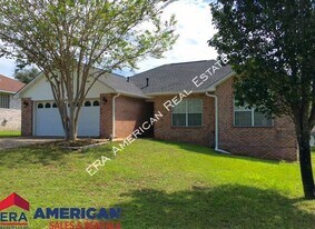 231 Sea Hero Ln N in Crestview, FL - Building Photo