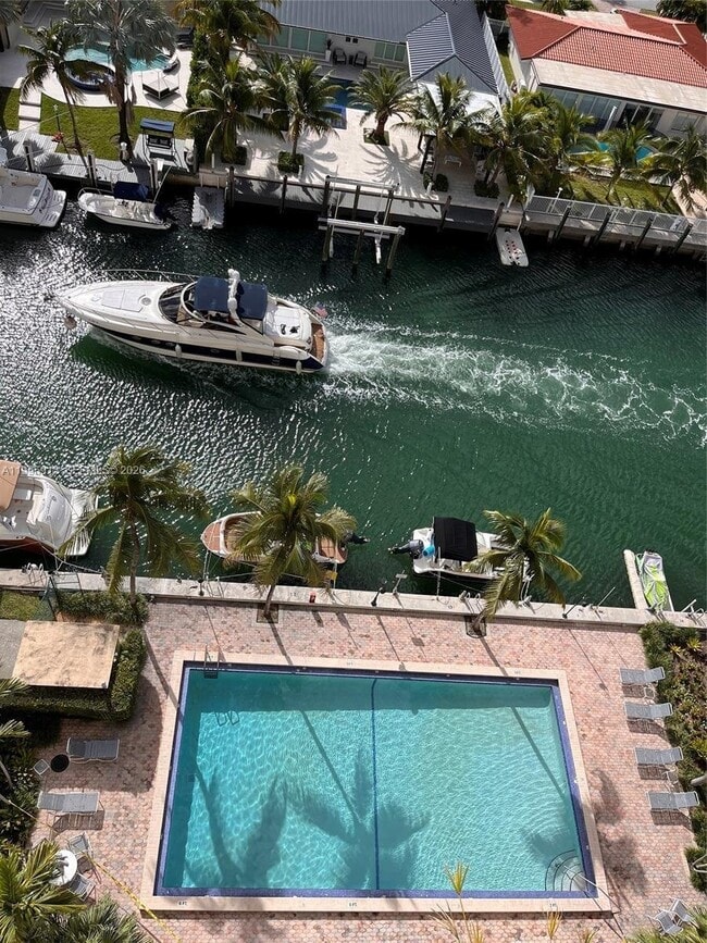 2350 NE 135th St, Unit 308 in North Miami, FL - Building Photo - Building Photo