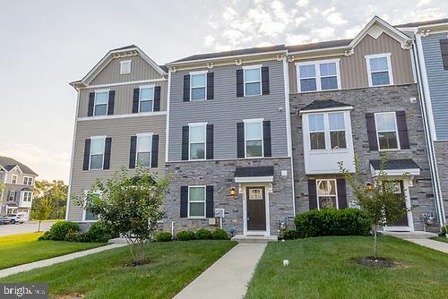 property at 272 Sugar Maple Square