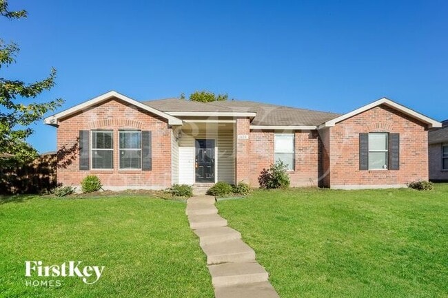 property at 1610 Cliffbrook Dr