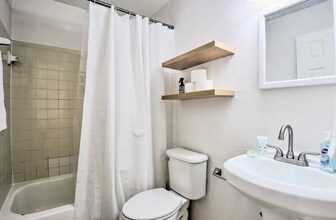 416 40th St E in Palmetto, FL - Foto de edificio - Building Photo