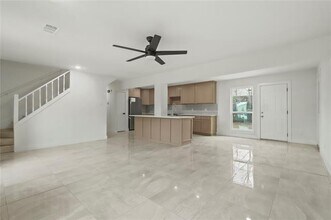 1934 Creek Wood Ct in Irving, TX - Building Photo - Building Photo