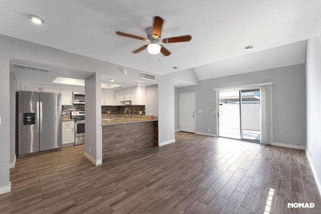 1342 W Emerald Ave in Mesa, AZ - Building Photo - Building Photo