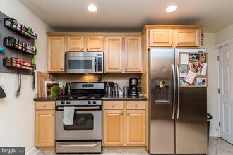 916 S 25th St in Philadelphia, PA - Building Photo - Building Photo