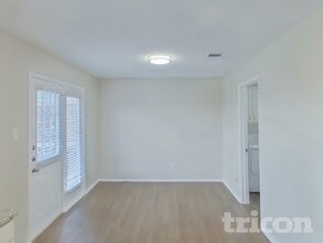 8116 Cutter Hill Ave in Fort Worth, TX - Foto de edificio - Building Photo