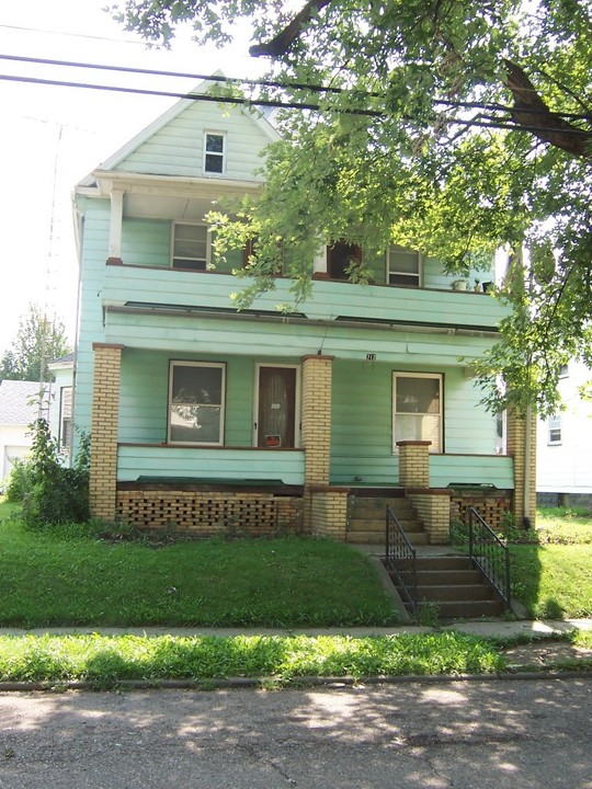 712 Greenfield Ave SW in Canton, OH - Building Photo