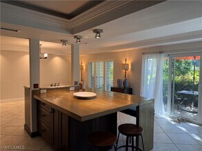 1810 Bald Eagle Dr in Naples, FL - Building Photo - Building Photo