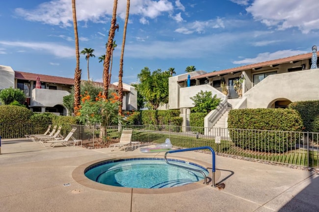 353 N Hermosa Dr in Palm Springs, CA - Building Photo - Building Photo