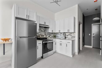 100 Jefferson Sq in Waterbury, CT - Building Photo - Building Photo