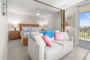 5600 Bonita Beach Rd SW in Bonita Springs, FL - Building Photo