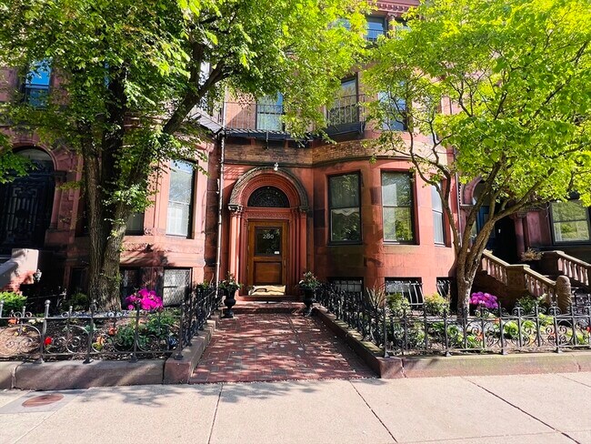property at 280 Commonwealth Ave